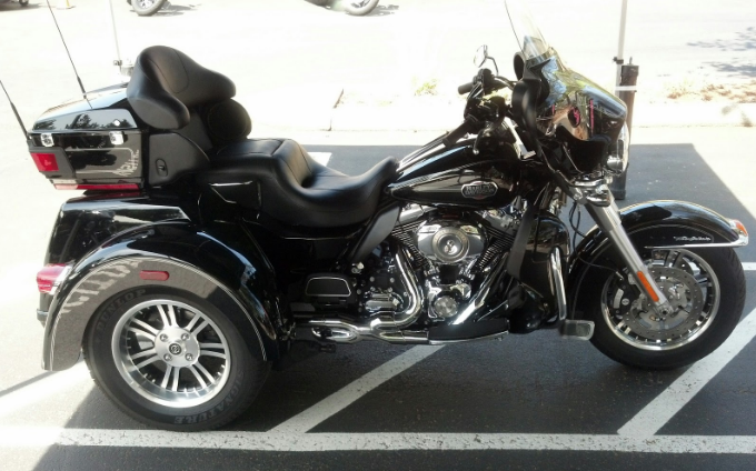 FLHTCUTG Tri Glide Ultra Classic