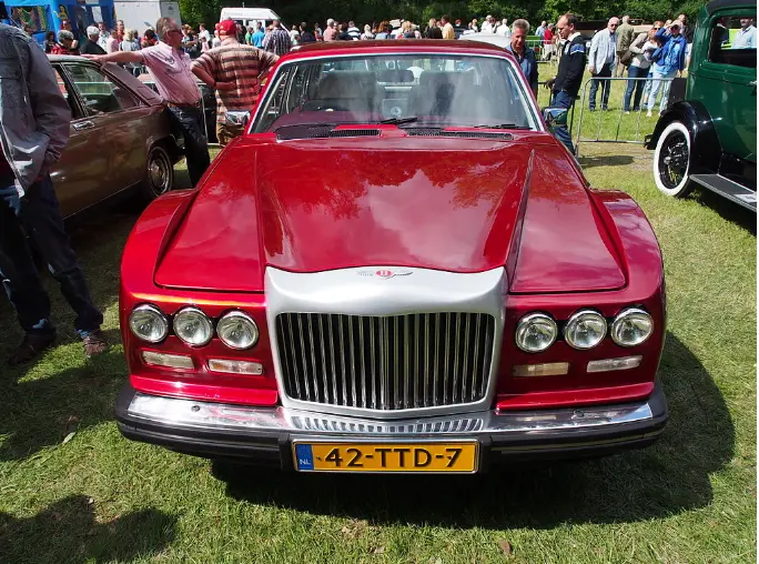 Bentley Eight