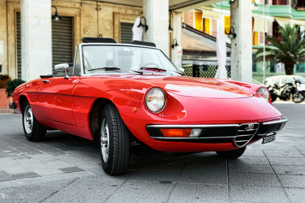 4 Popular Convertibles You Can Find at Classic Car Auctions