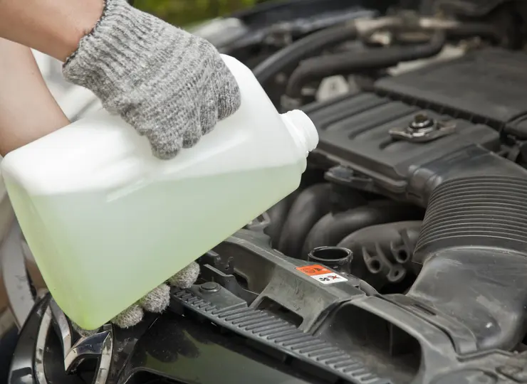 Hybrid vehicle technical fluids