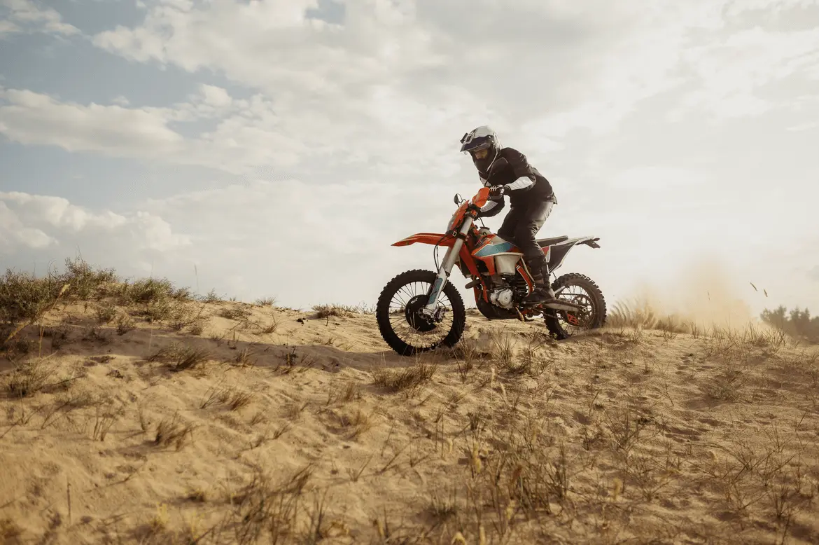 Cross-Country vs. Enduro Motorcycles: What\'s the Difference?