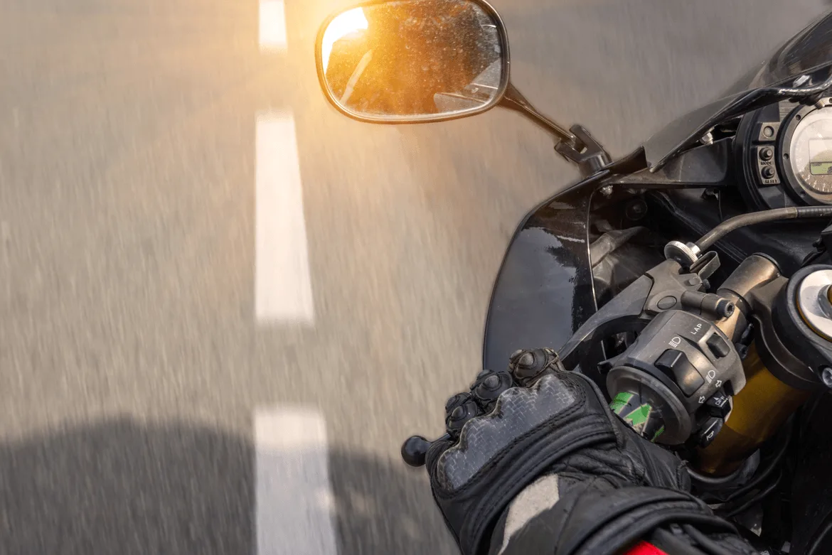 An Electric Motorcycle vs. a Gasoline Motorcycle: Which One Is Better?