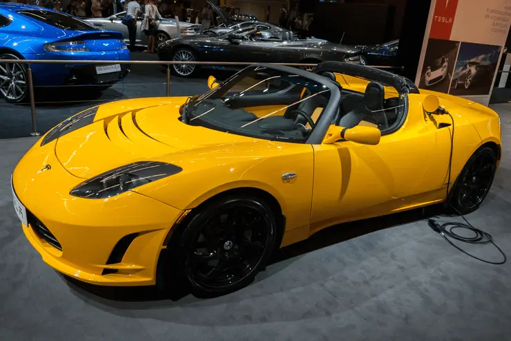New Details of the Tesla Roadster Supercar Revealed