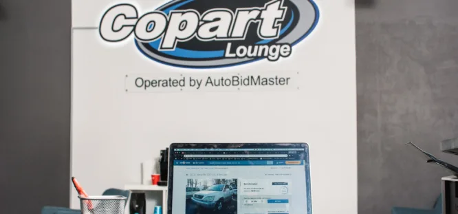 What are AutoBidMaster Lounges?