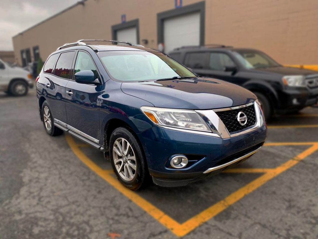 Salvage Nissan Pathfinder